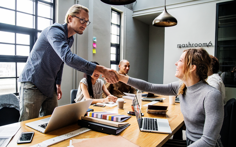 People Powered: Sieben Tipps, wie Ihre Mitarbeitenden zu Treibern der digitalen Transformation werden